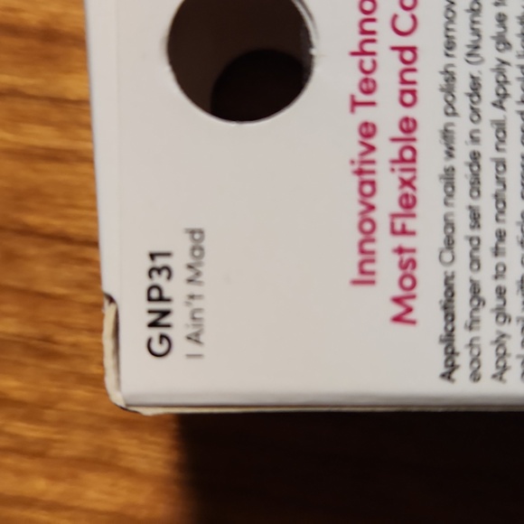 Press on nail sets - Picture 5 of 6